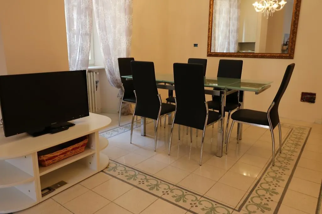 Ancient Courtyard Bonanomi 2 Bedroom Apartment 코모