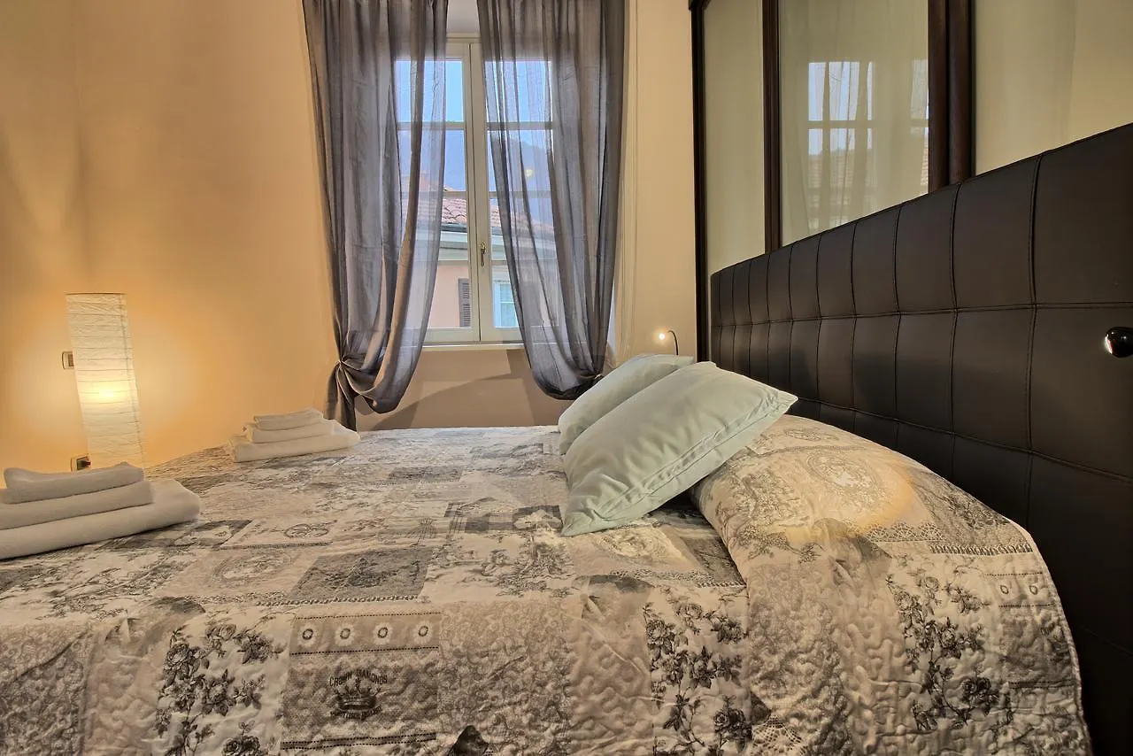 Ancient Courtyard Bonanomi 2 Bedroom Apartment Como