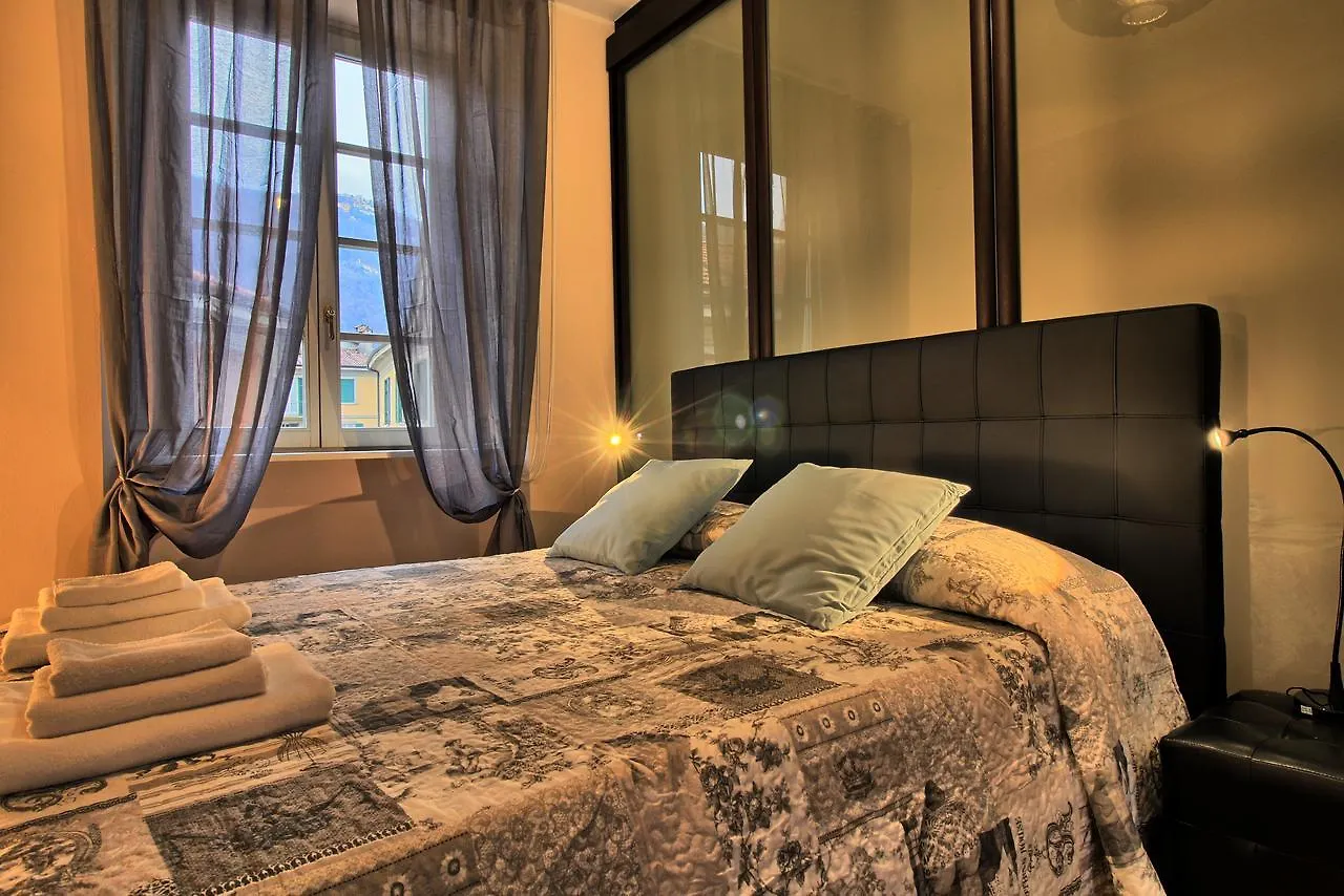 Ancient Courtyard Bonanomi 2 Bedroom Apartment Como