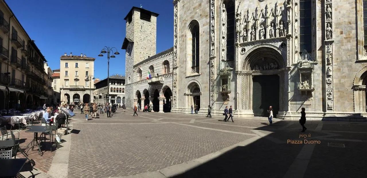 Ancient Courtyard Bonanomi 2 Bedroom Apartment Como